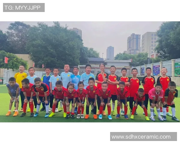 成都足球队崛起之路探寻他们背后的拼搏与梦想 成都足球队崛起之路探寻他们背后的拼搏与梦想