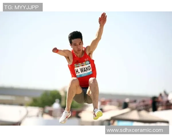 鼻子撞歪的足球明星背后的励志故事与不屈精神